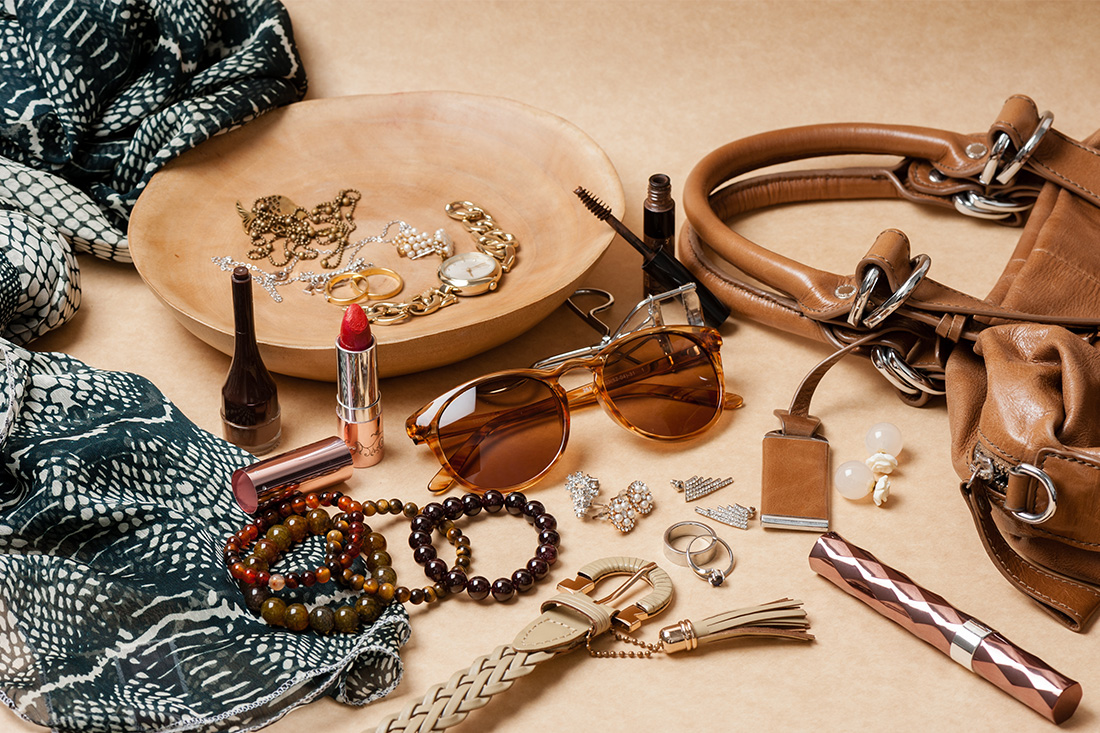 Les accessoires qui font la tenue: cravate, ceinture, montre